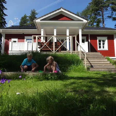 Villa Loydon Kartano Holiday Homes Ristiina